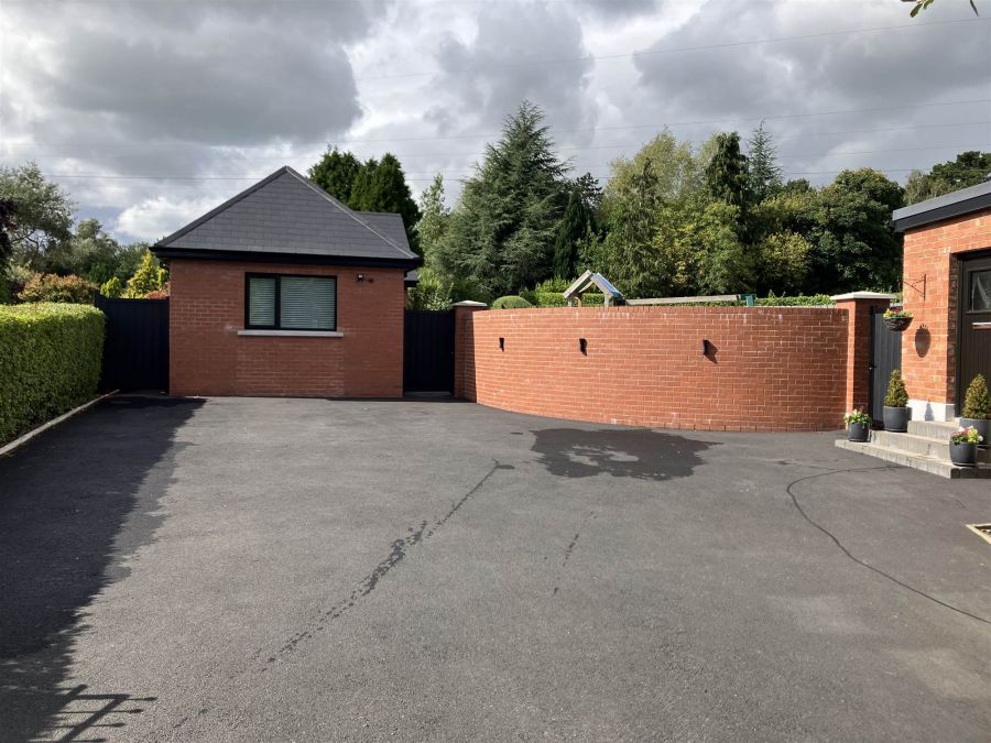 49 Finaghy Park Central