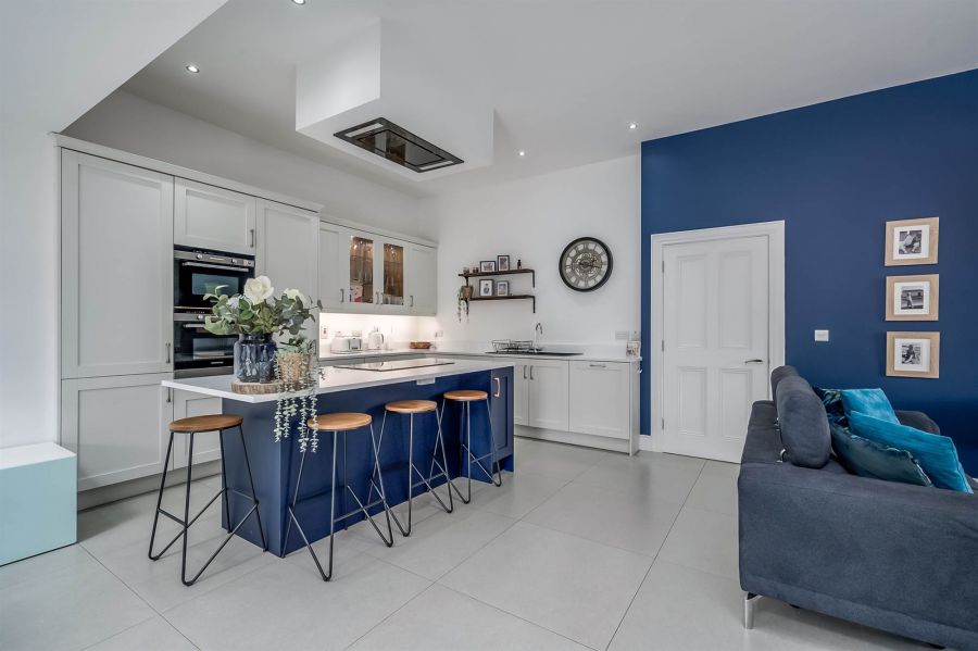 49 Finaghy Park Central