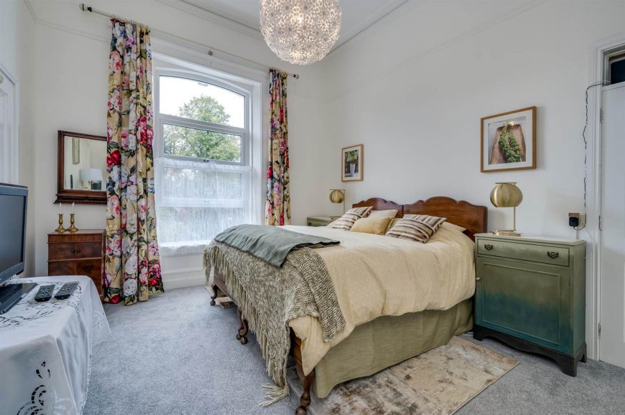 Flat F Notting Hill Manor