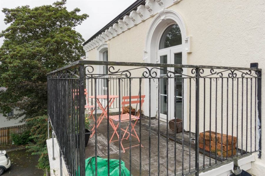 Flat F Notting Hill Manor