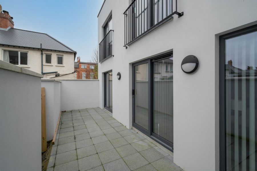 Apt 3 41 Wellington Park