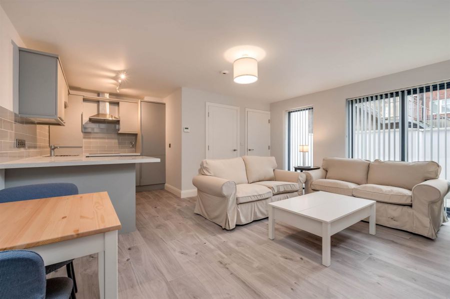Apt 3 41 Wellington Park