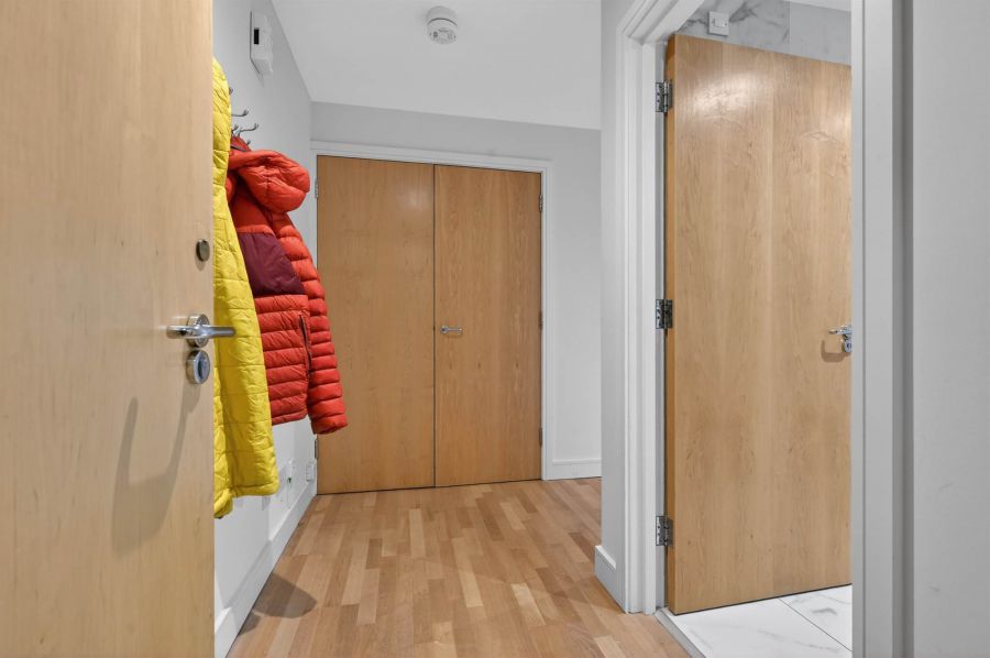 Apt 402  Park Avenue