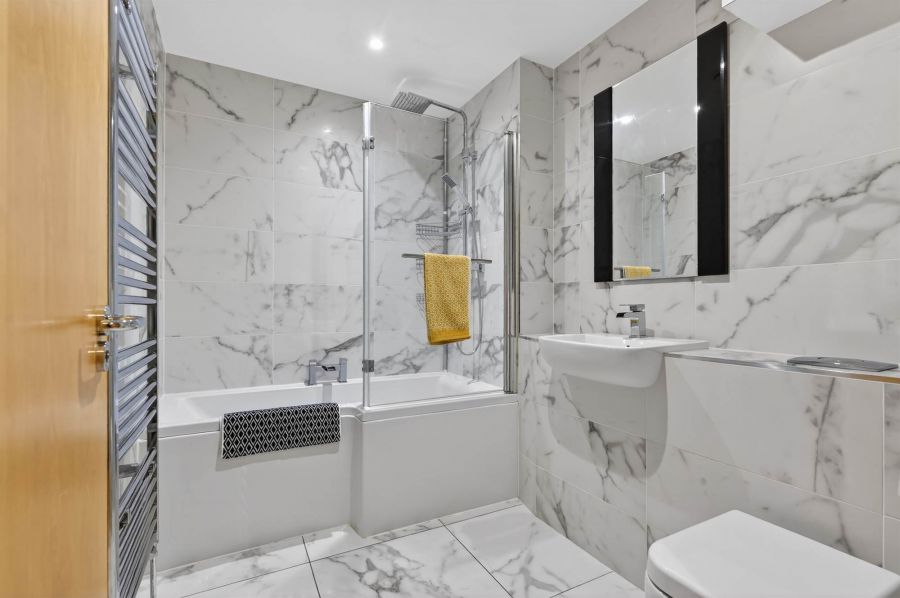 Apt 402  Park Avenue