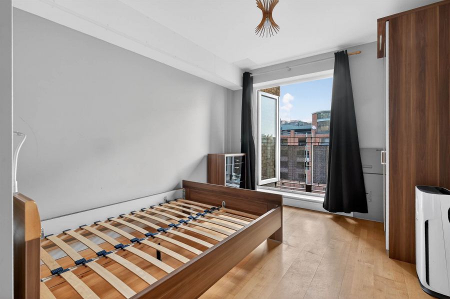 Apt 402  Park Avenue