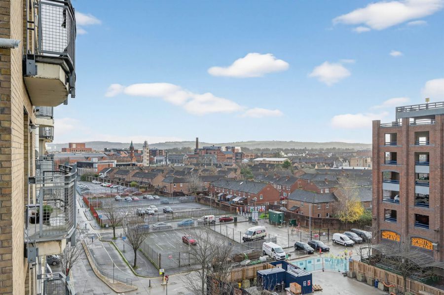 Apt 402  Park Avenue