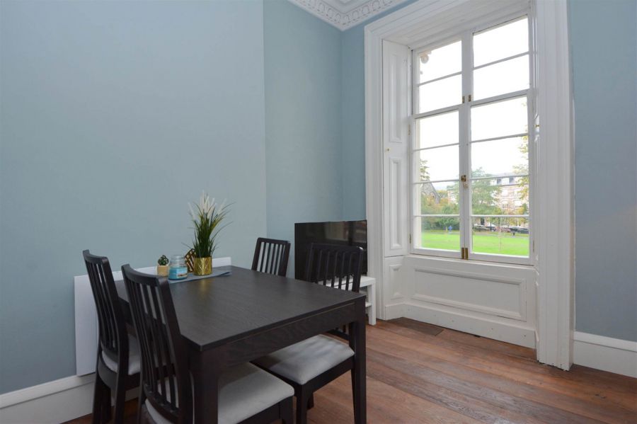 Apt 4 16 Upper Crescent