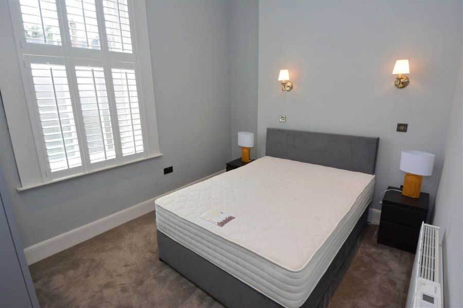 Apt 4 16 Upper Crescent