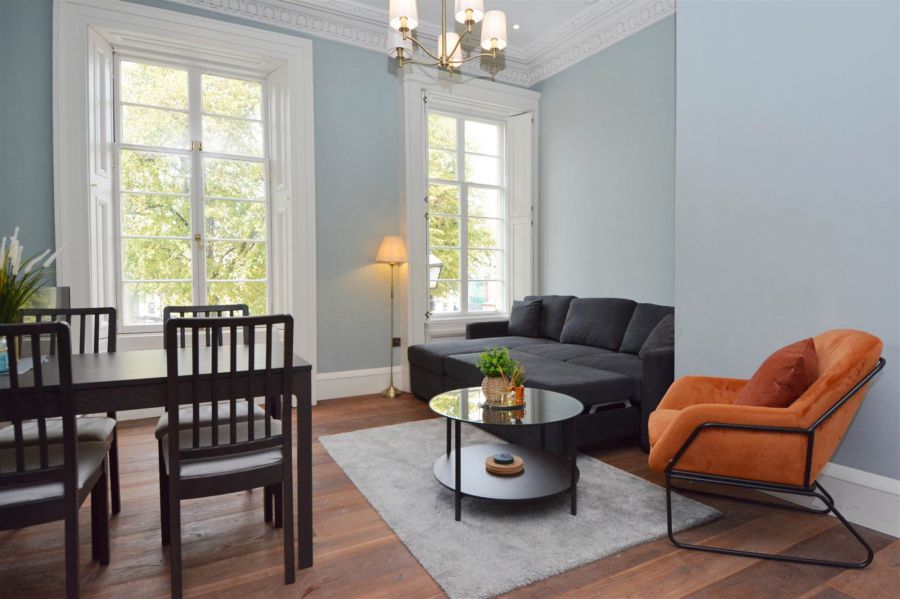 Apt 4 16 Upper Crescent