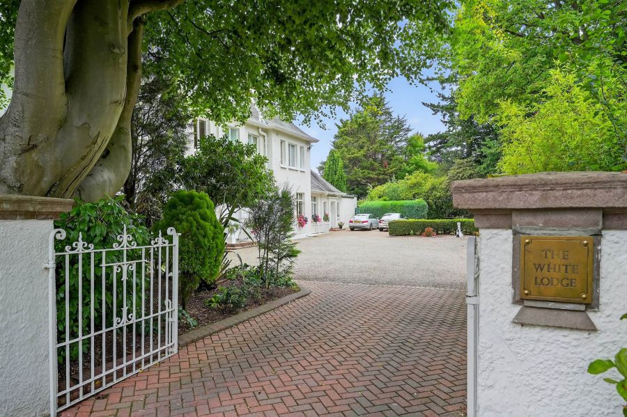 'The White Lodge', 1 Malone Court