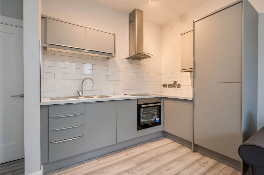 Apt 5 35 Wellington Park