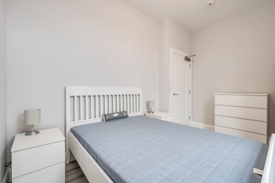 Apt 5 35 Wellington Park