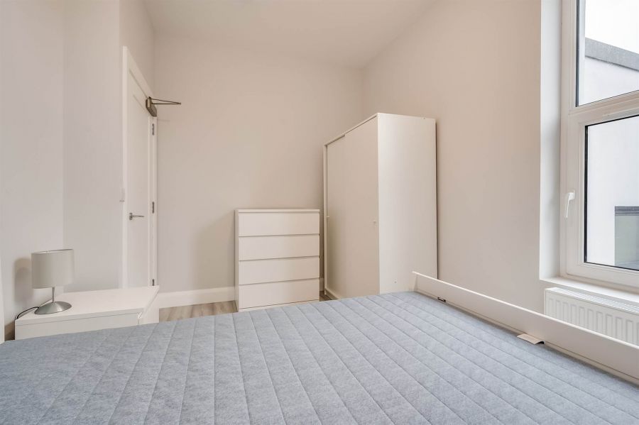 Apt 5 35 Wellington Park