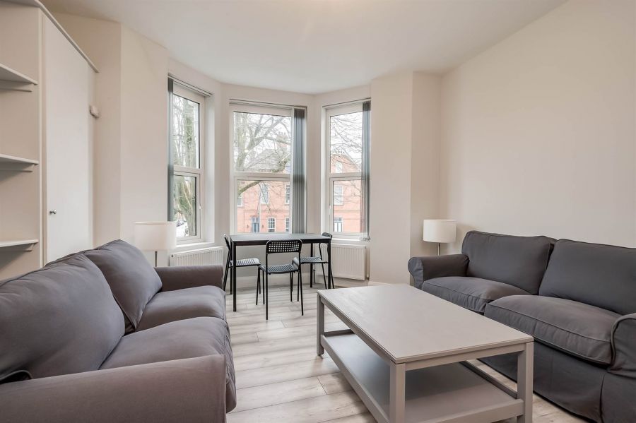 Apt 5 35 Wellington Park