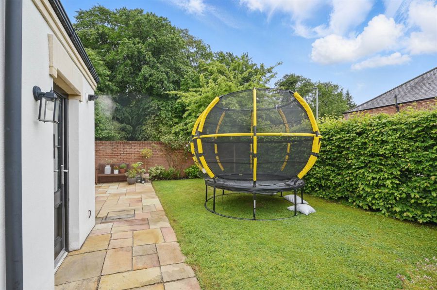 1 Ishbel Gardens