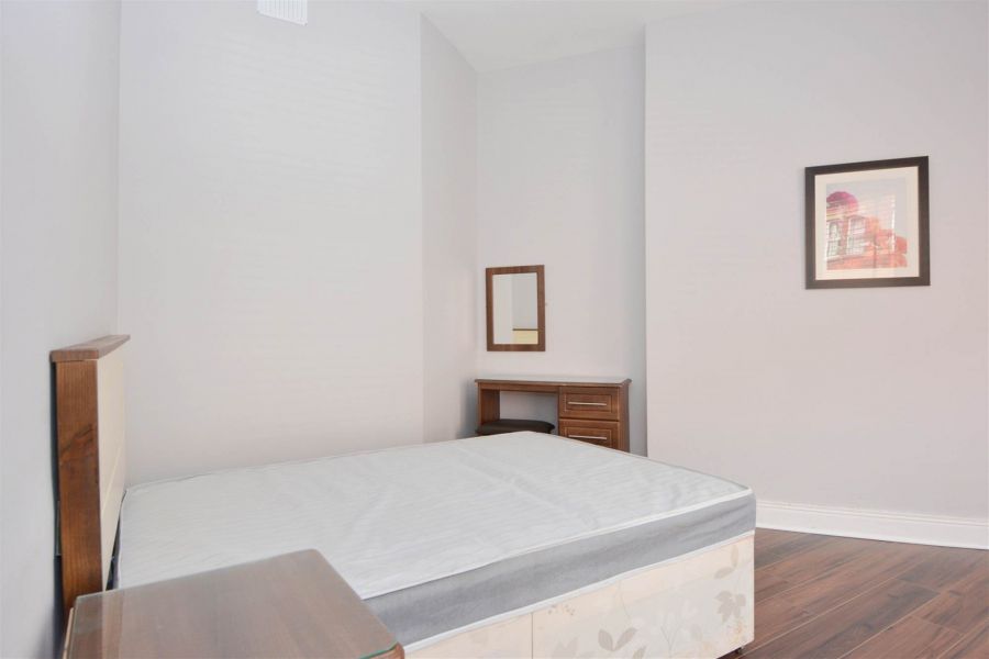 3 41 Cromwell Road