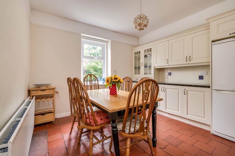 11 Rathlin Road