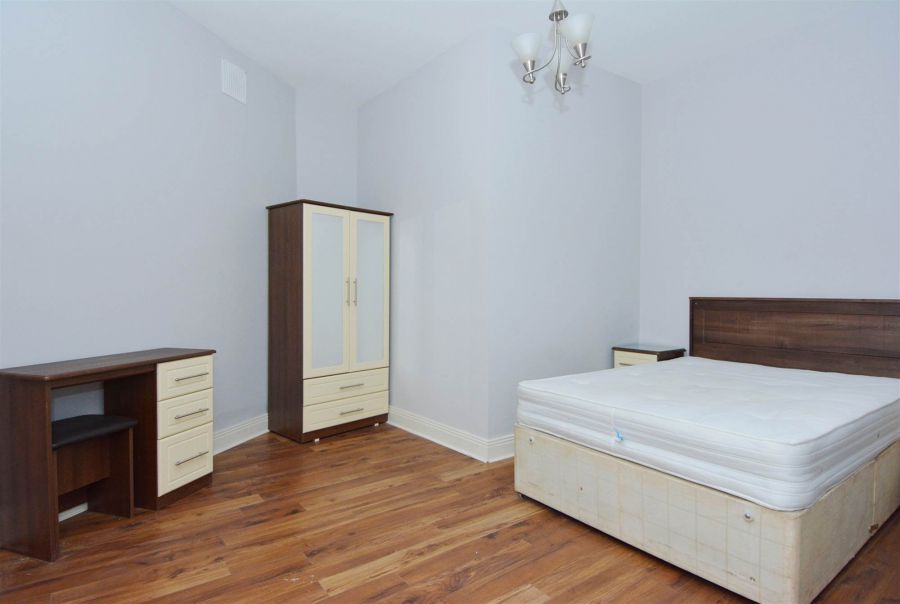 2 41 Cromwell Road