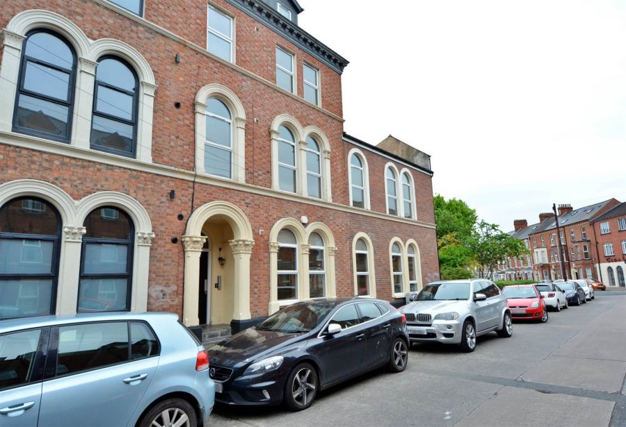 2 41 Cromwell Road