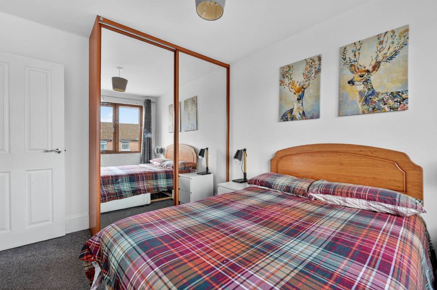 6 Locksley Parade