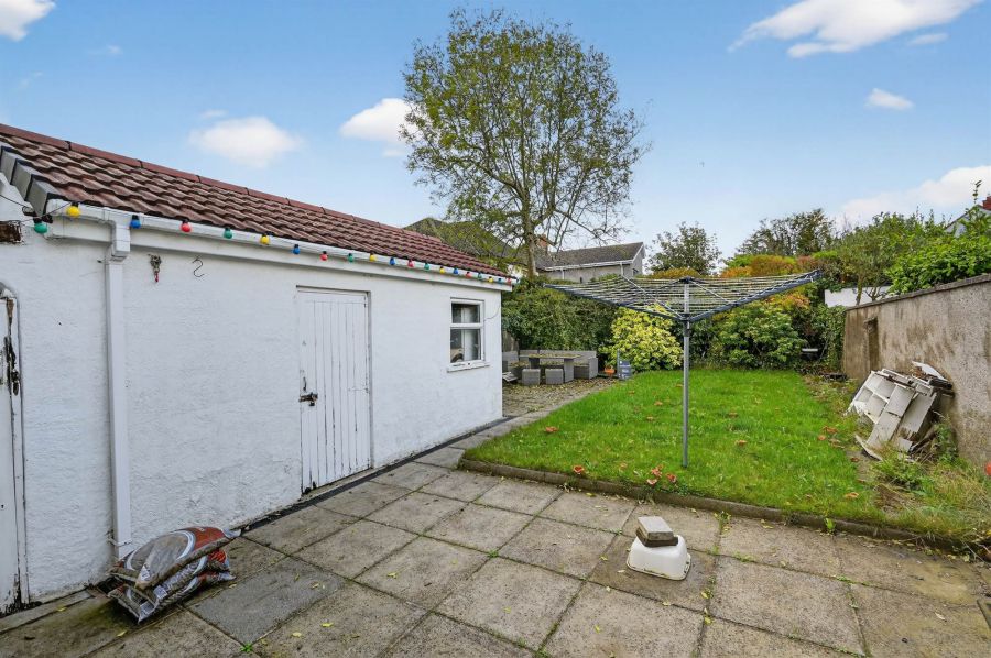 6 Locksley Parade