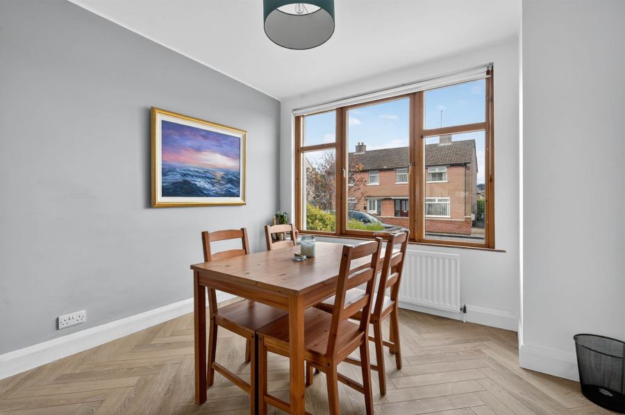 6 Locksley Parade