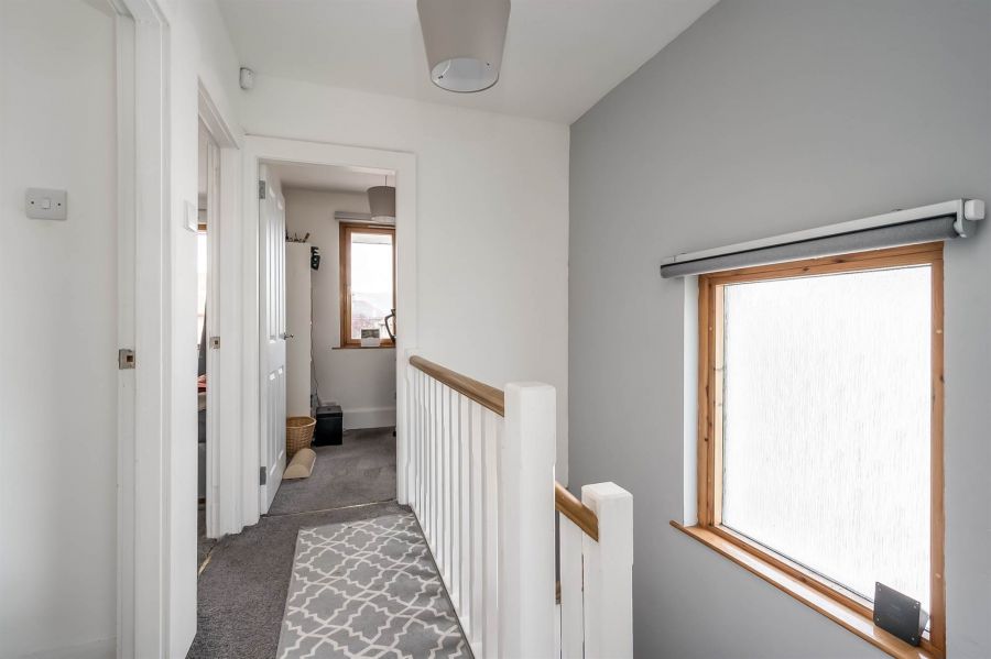 6 Locksley Parade
