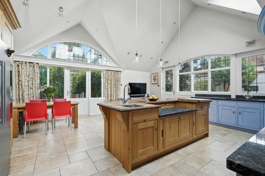 46 & 46a Myrtlefield Park