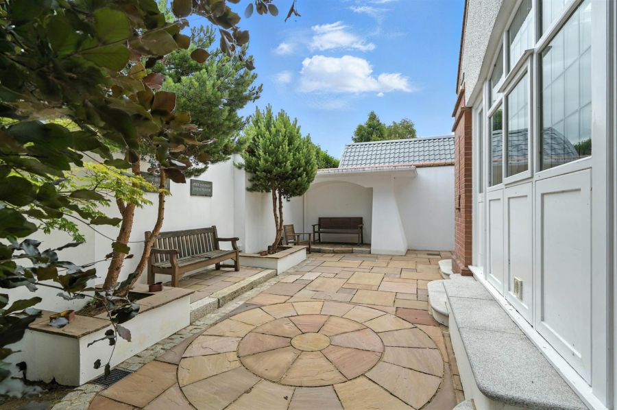 46 & 46a Myrtlefield Park