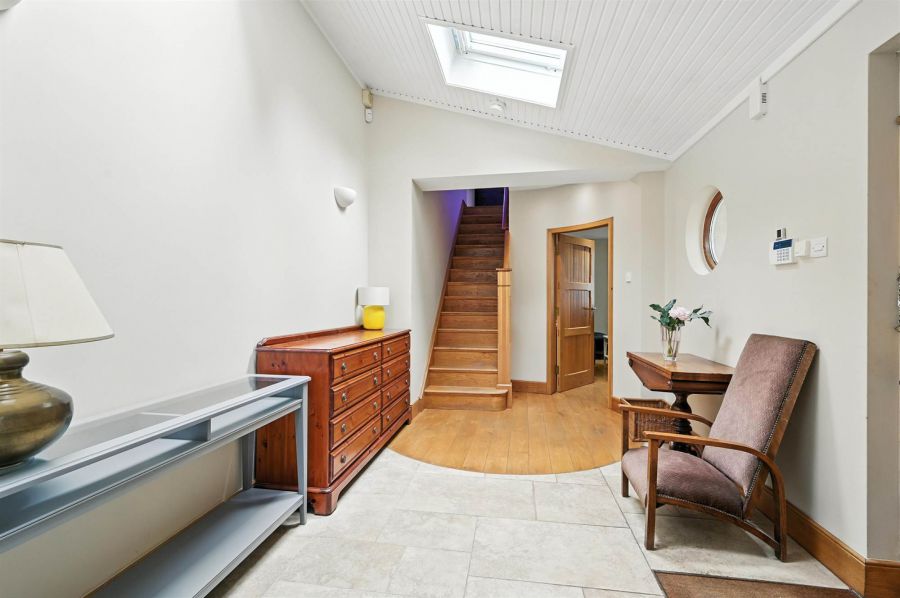46 & 46a Myrtlefield Park