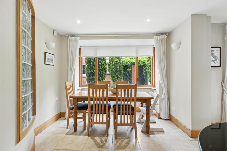 46 & 46a Myrtlefield Park