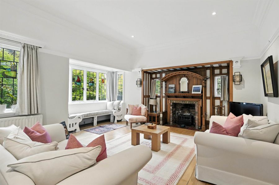 46 & 46a Myrtlefield Park