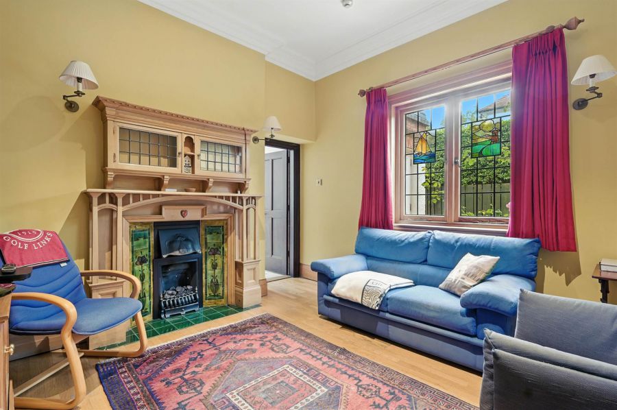 46 & 46a Myrtlefield Park