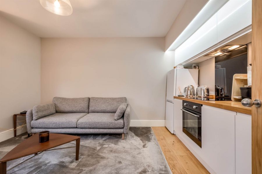 Apt 4 Atelier House 26 Sans Souci Park