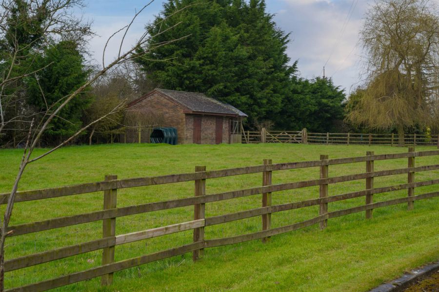 8B Ballyclan Road