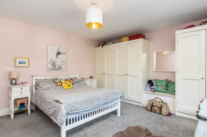 14 Bristow Park