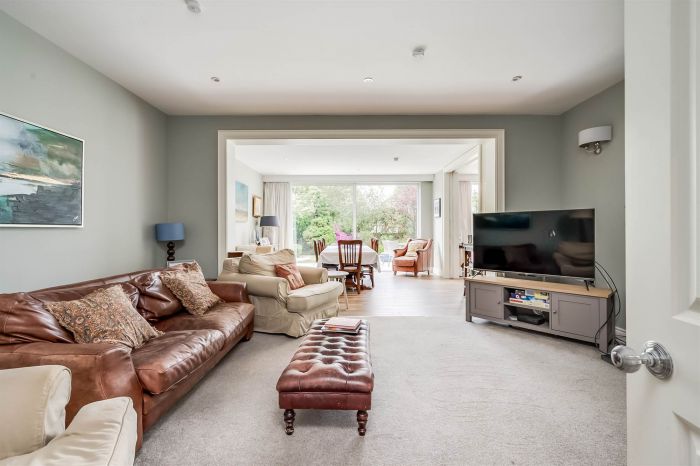 14 Bristow Park