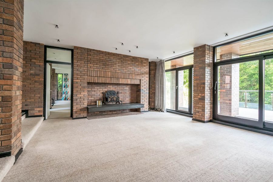 93 Dunmurry Lane