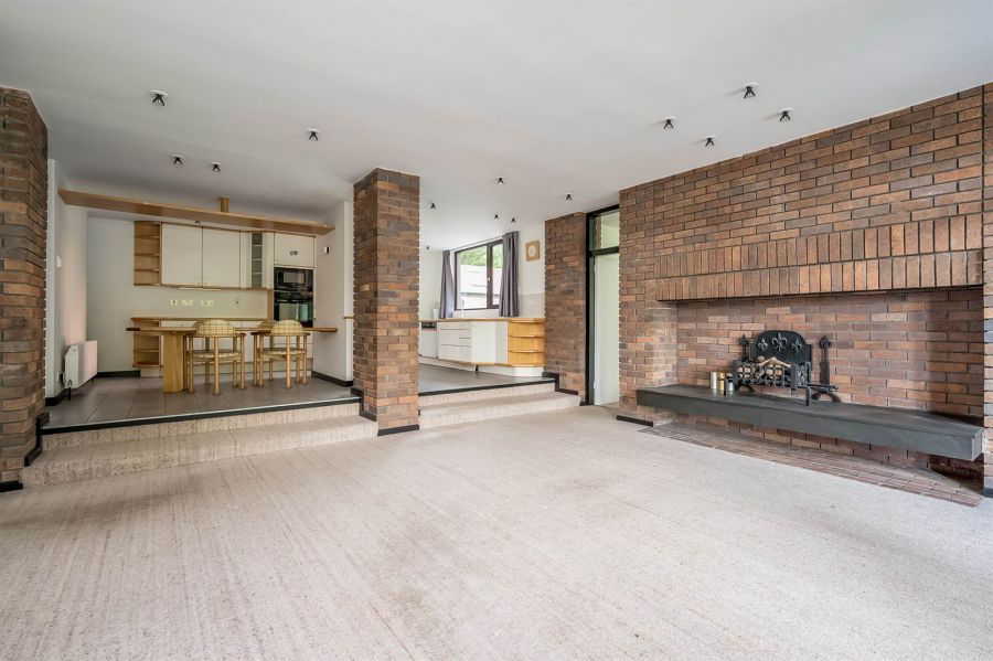 93 Dunmurry Lane