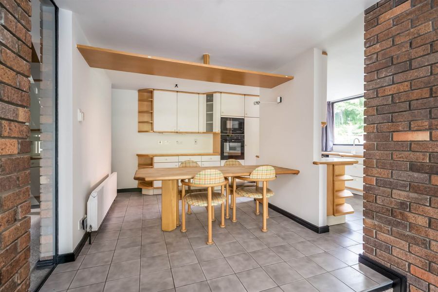 93 Dunmurry Lane