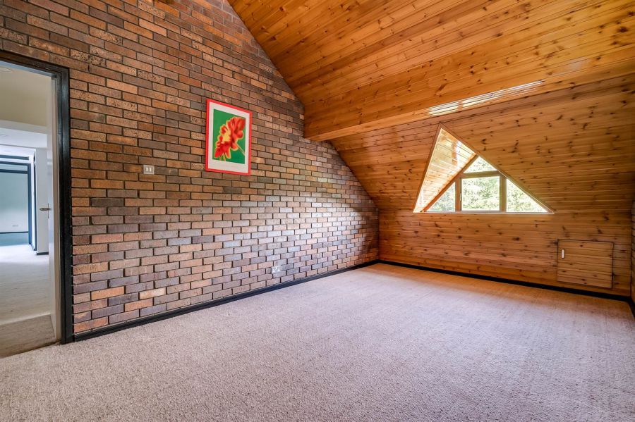 93 Dunmurry Lane
