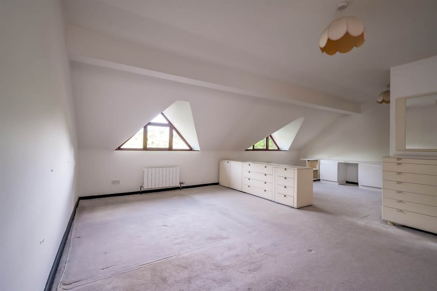 93 Dunmurry Lane