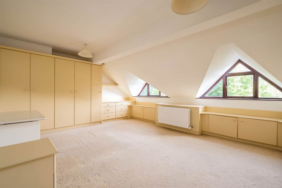 93 Dunmurry Lane