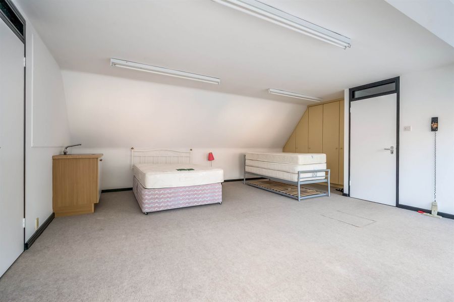 93 Dunmurry Lane