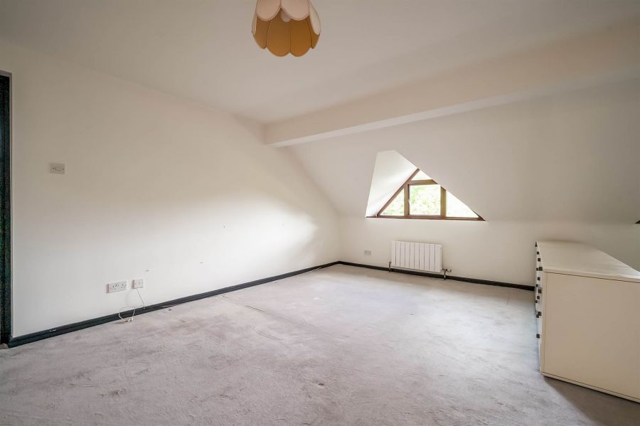93 Dunmurry Lane