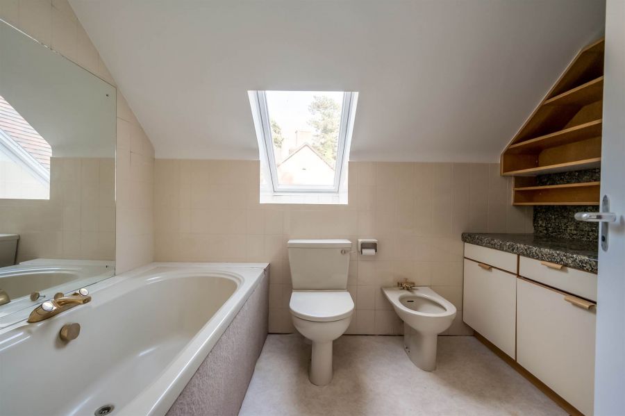93 Dunmurry Lane