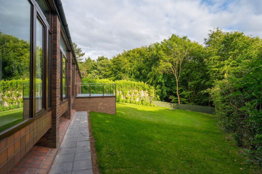 93 Dunmurry Lane