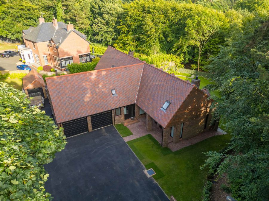 93 Dunmurry Lane