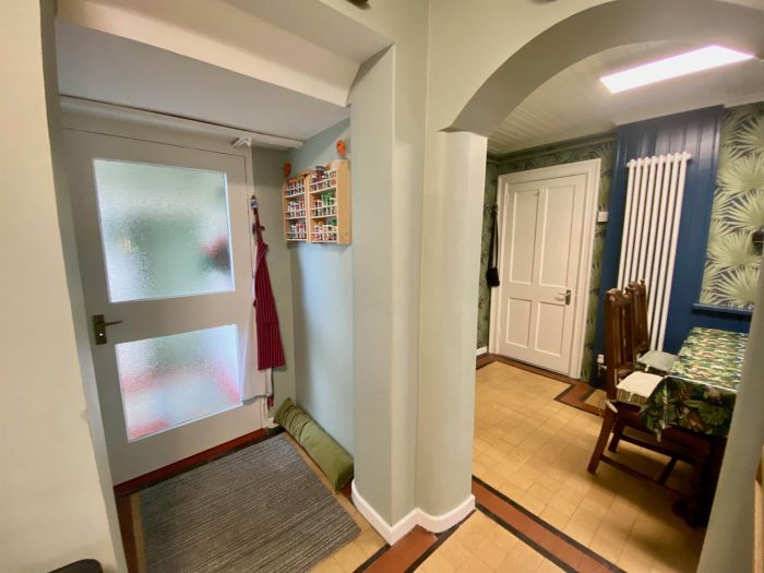 2 Beechwood Avenue