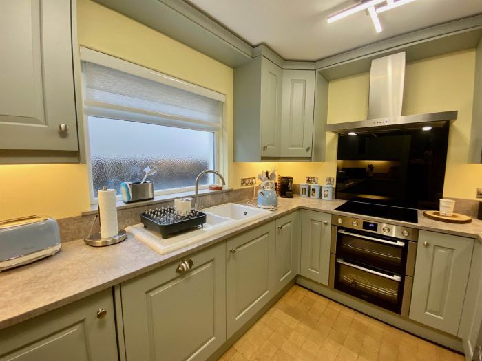 2 Beechwood Avenue